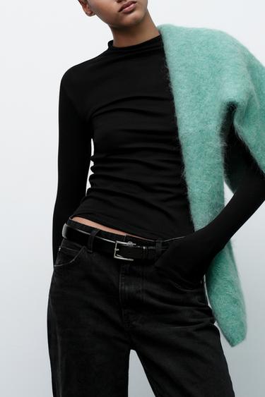 CAMISETA CUELLO ALTO - Negro de Zara
