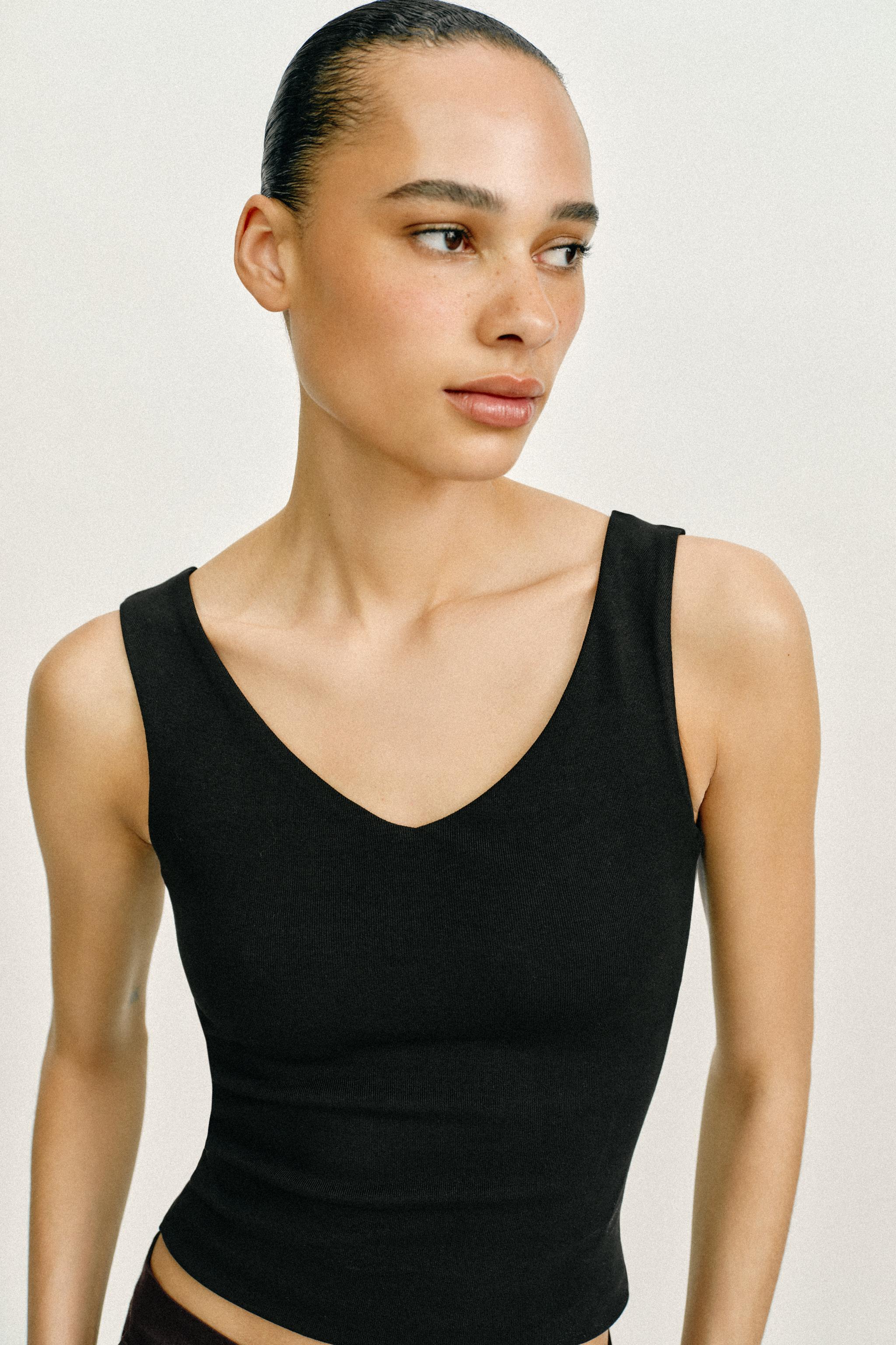 OFF-THE-SHOULDER T-SHIRT