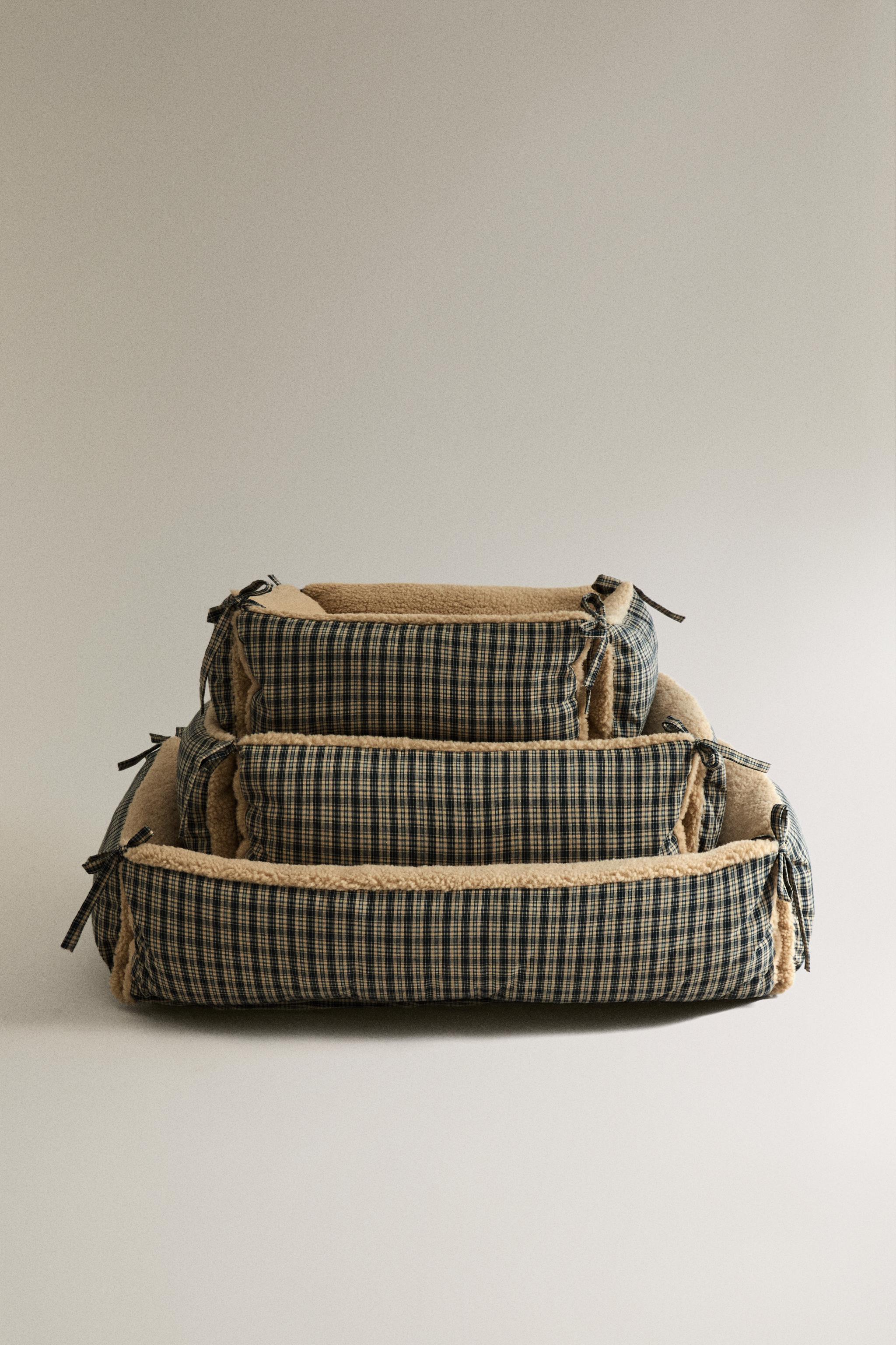 GINGHAM PET BED