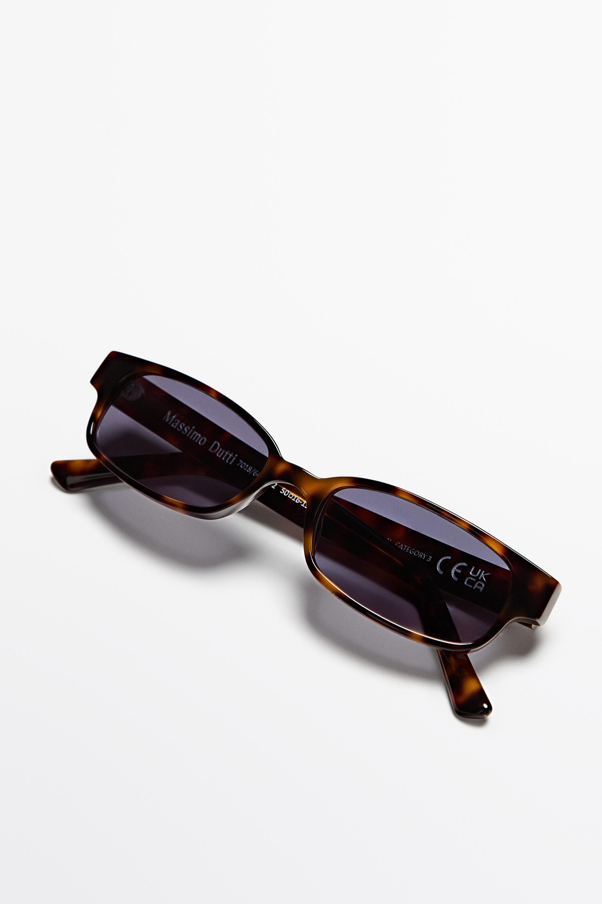 Tortoiseshell-effect sunglasses
