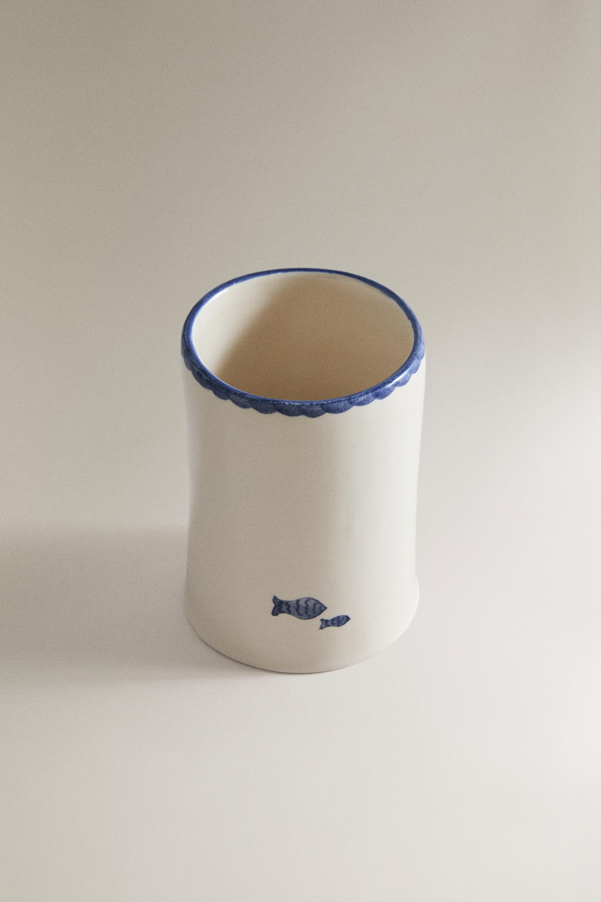CERAMIC FISH TOOTHBRUSH HOLDER — Blue/White