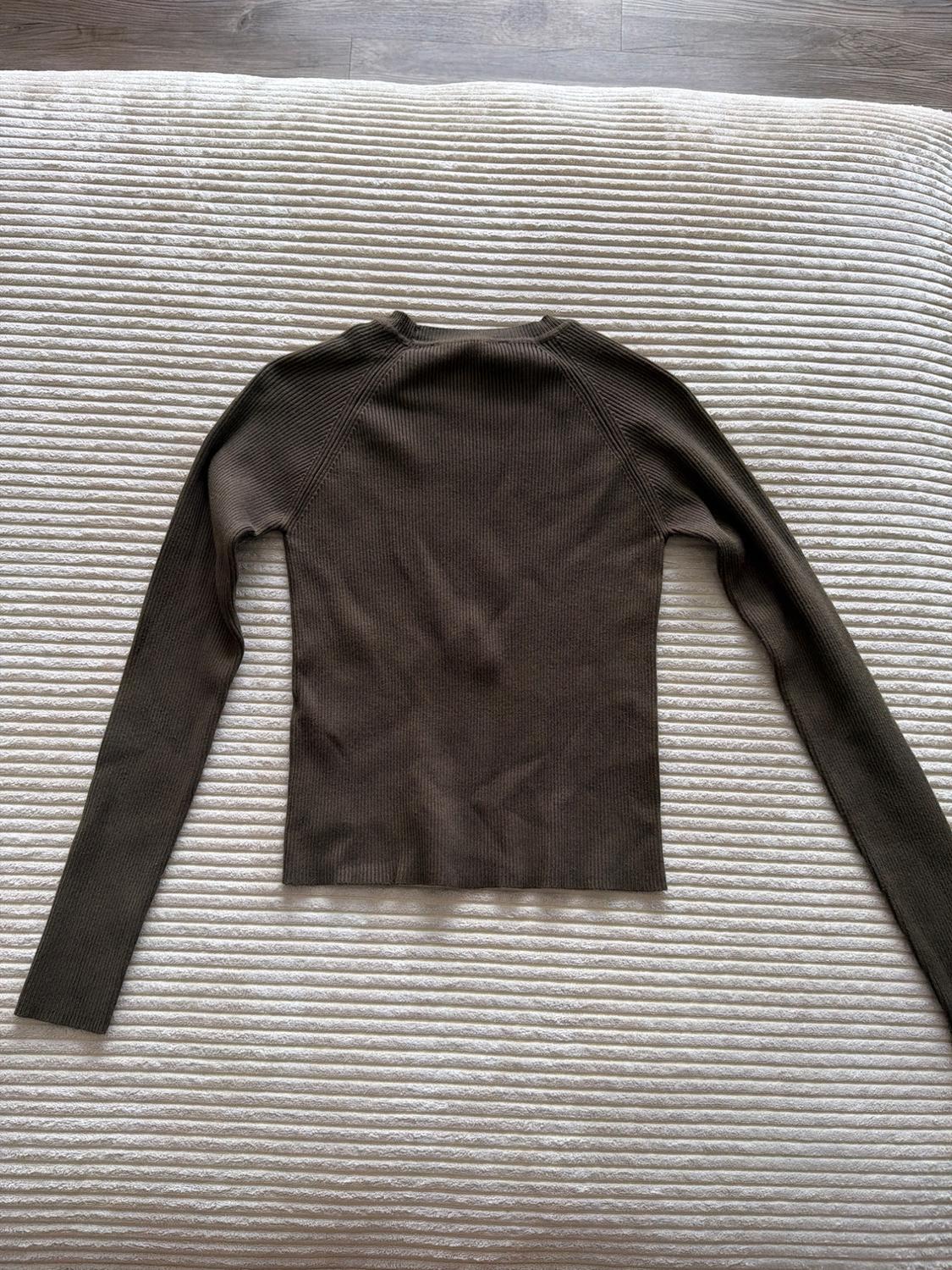 RIBBED SWEATER WITH BUTTONS - Image 4