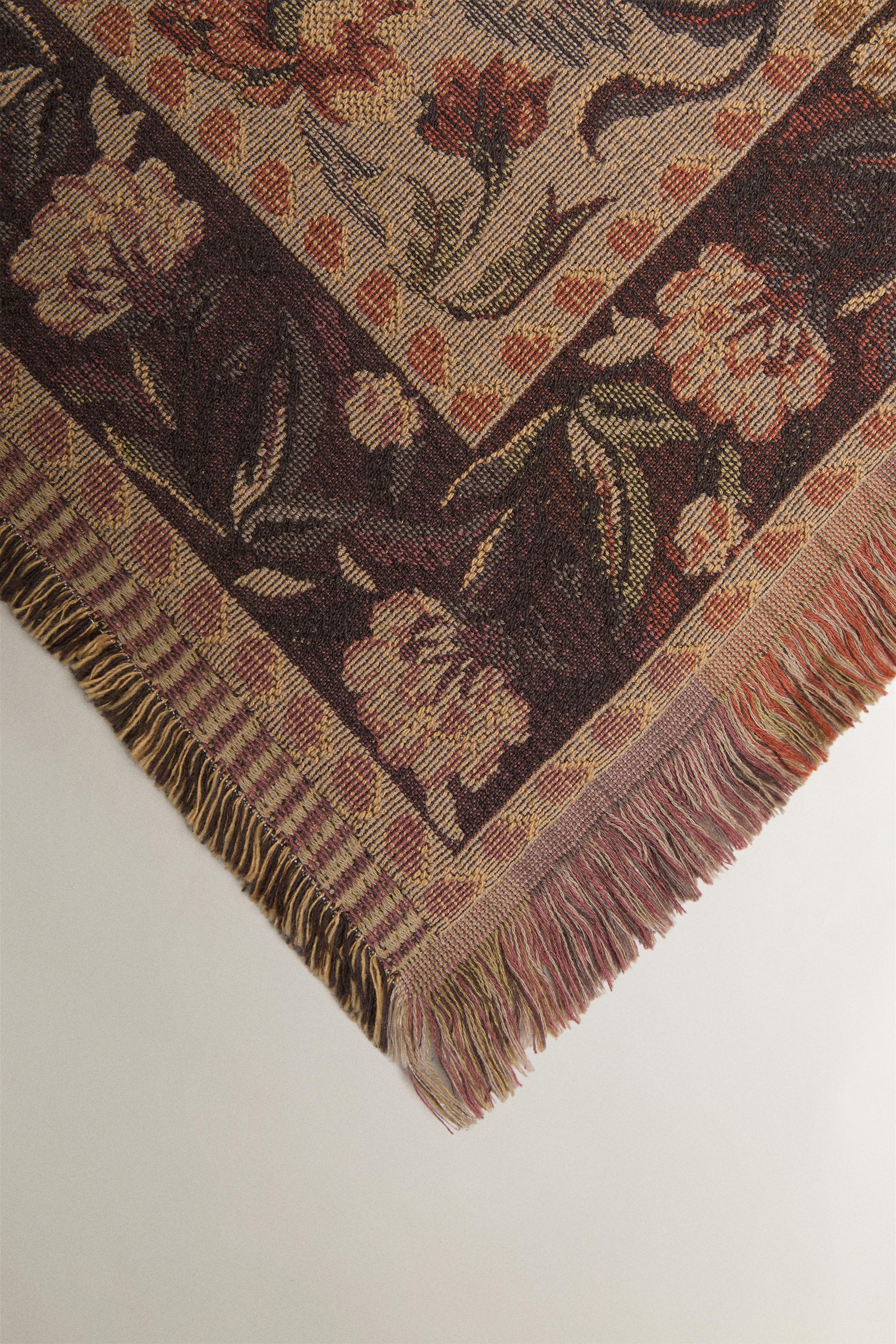 FLORAL JACQUARD BLANKET — Light beige