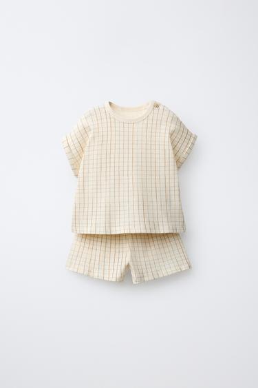 CONJUNTO CAMISETA Y BERMUDA WAFFLE CUADROS - Crudo de Zara