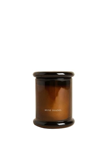 (150 غ) شمعة عطرية برائحة "ظلال المسك" - أصفر فاتح الخاص بـ Zara