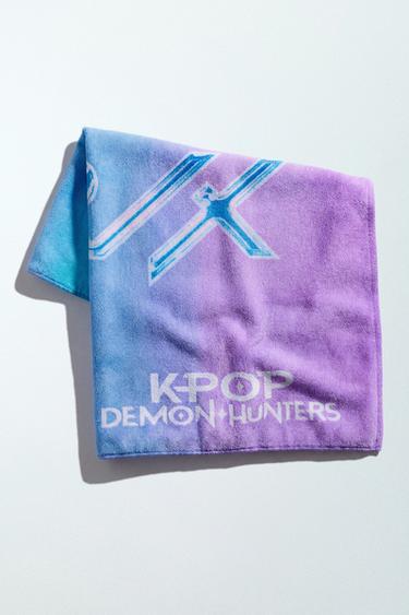 Zara KPOP DEMON HUNTERS™ NETFLIX © TOWEL - Blue