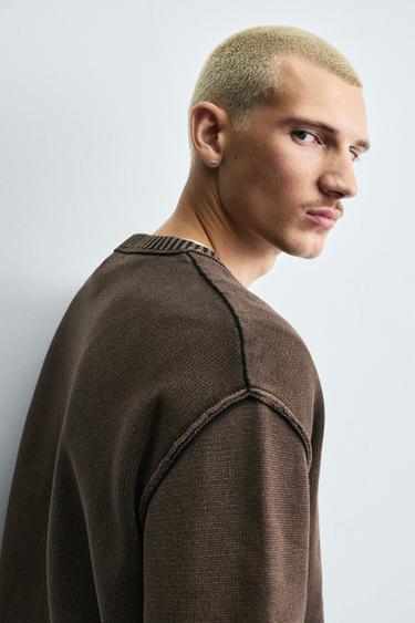 PULL IMPRIMÉ DÉLAVÉ - Marron de Zara - Image 4