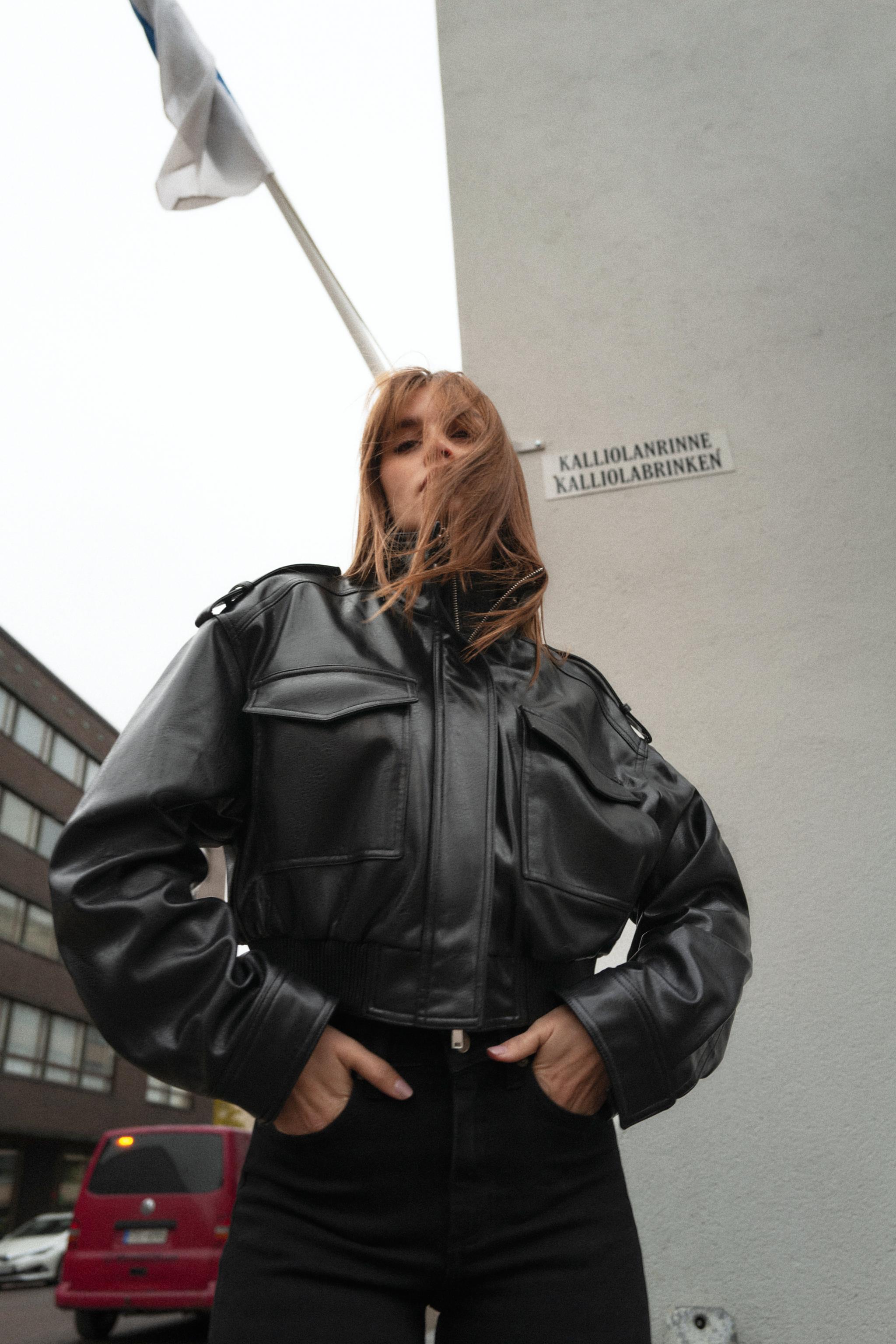 ストラップ付きフェイクレザージャケット - ブラック | ZARA Japan / 日本