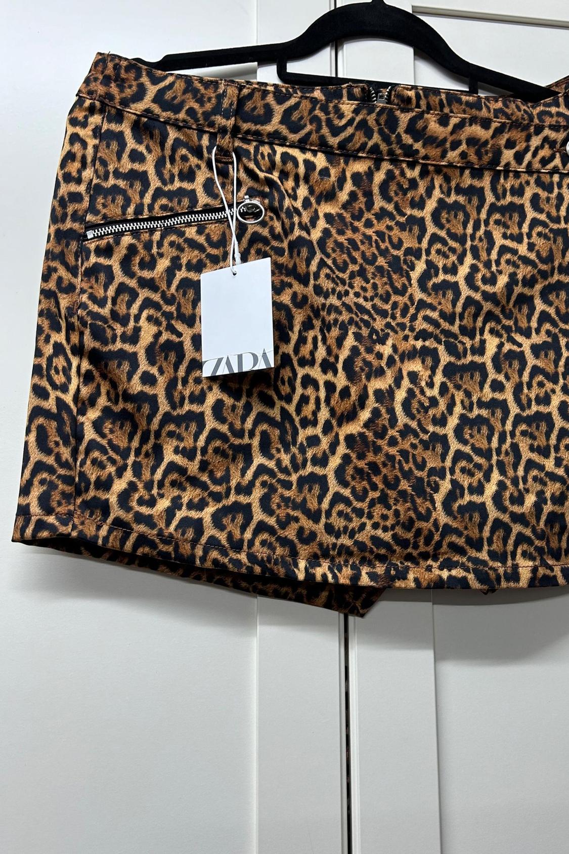 ANIMAL PRINT BERMUDA SHORTS