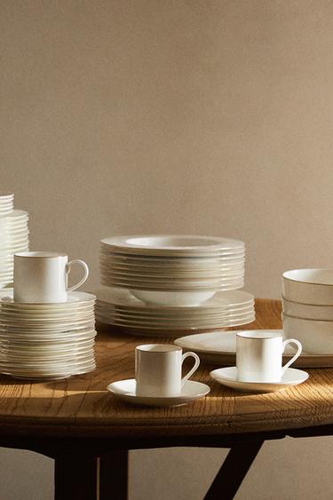 PORCELÆNSSERVICE MED KANT - RØD fra Zara - Billede 0