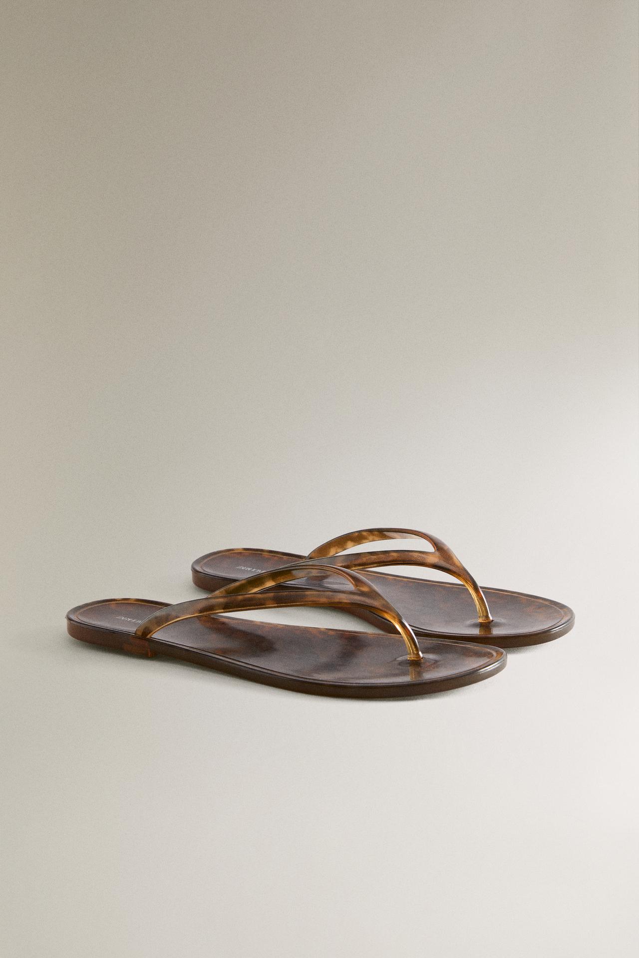FLAT JELLY SANDALS — Brown