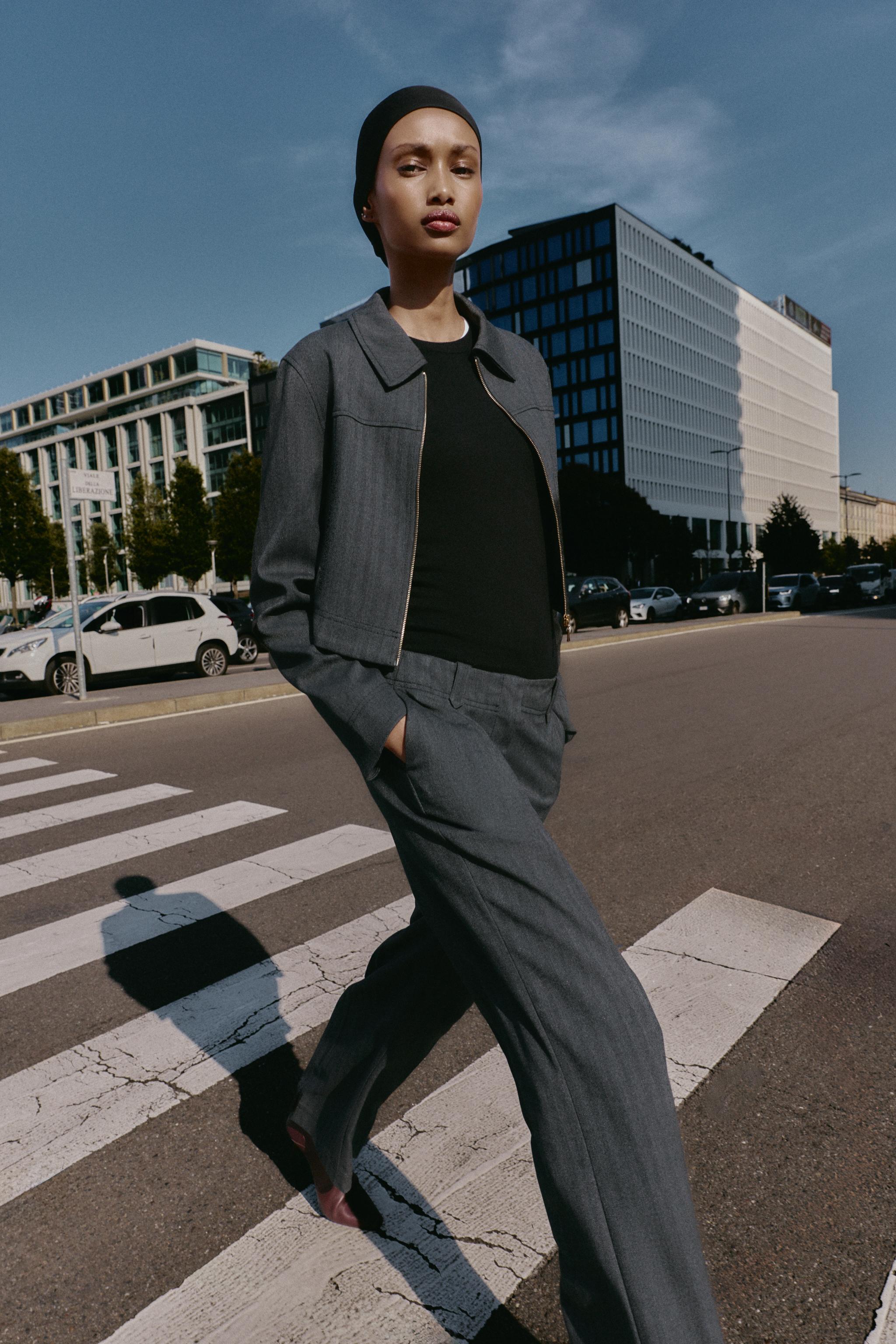 ZARA グレー テーラードクロップド丈ジャケット&ワイドパンツ ZARA グレー テーラードクロップド丈ジャケット&ワイドパンツ