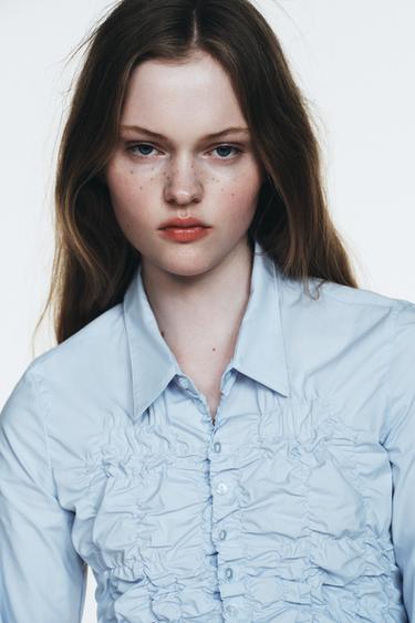CHEMISE EN POPELINE À PLIS ÉLASTIQUES - Bleu ciel de Zara - Image 1