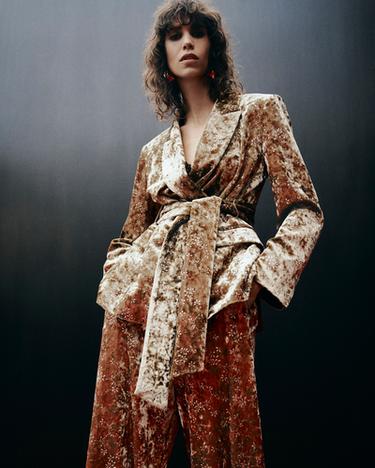 {navn} - {farge} for Zara