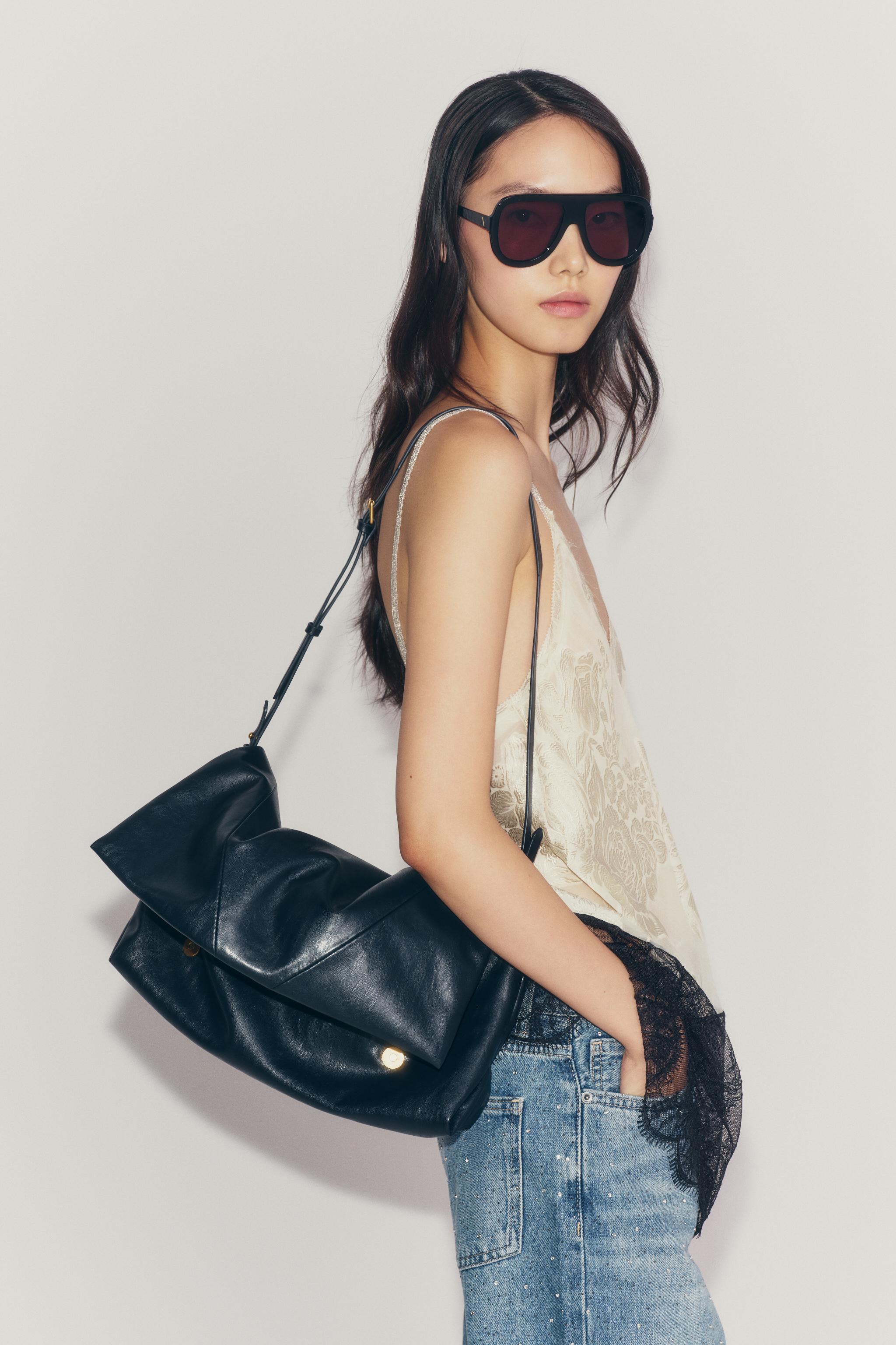 MAXI ENVELOPE CROSSBODY BAG — Blue