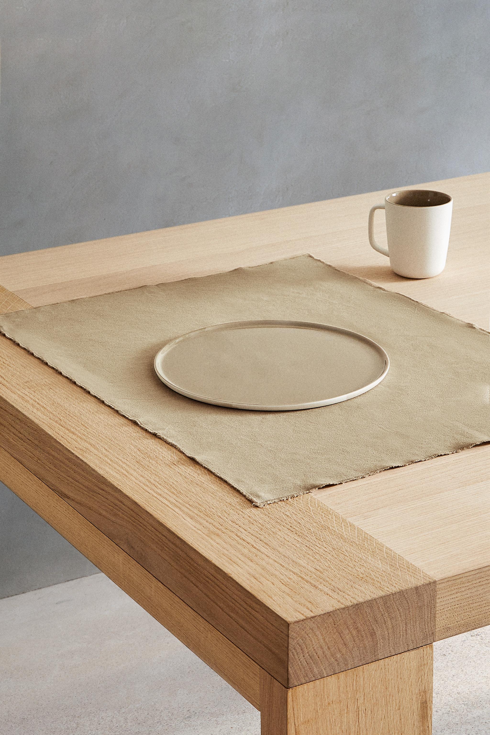 WASHED LINEN PLACEMAT