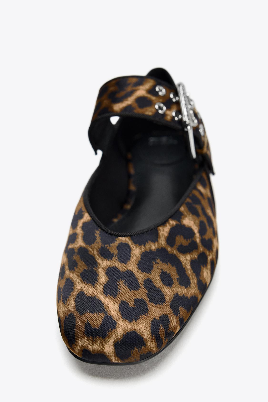 BALLET FLATS WITH ANIMAL PRINT