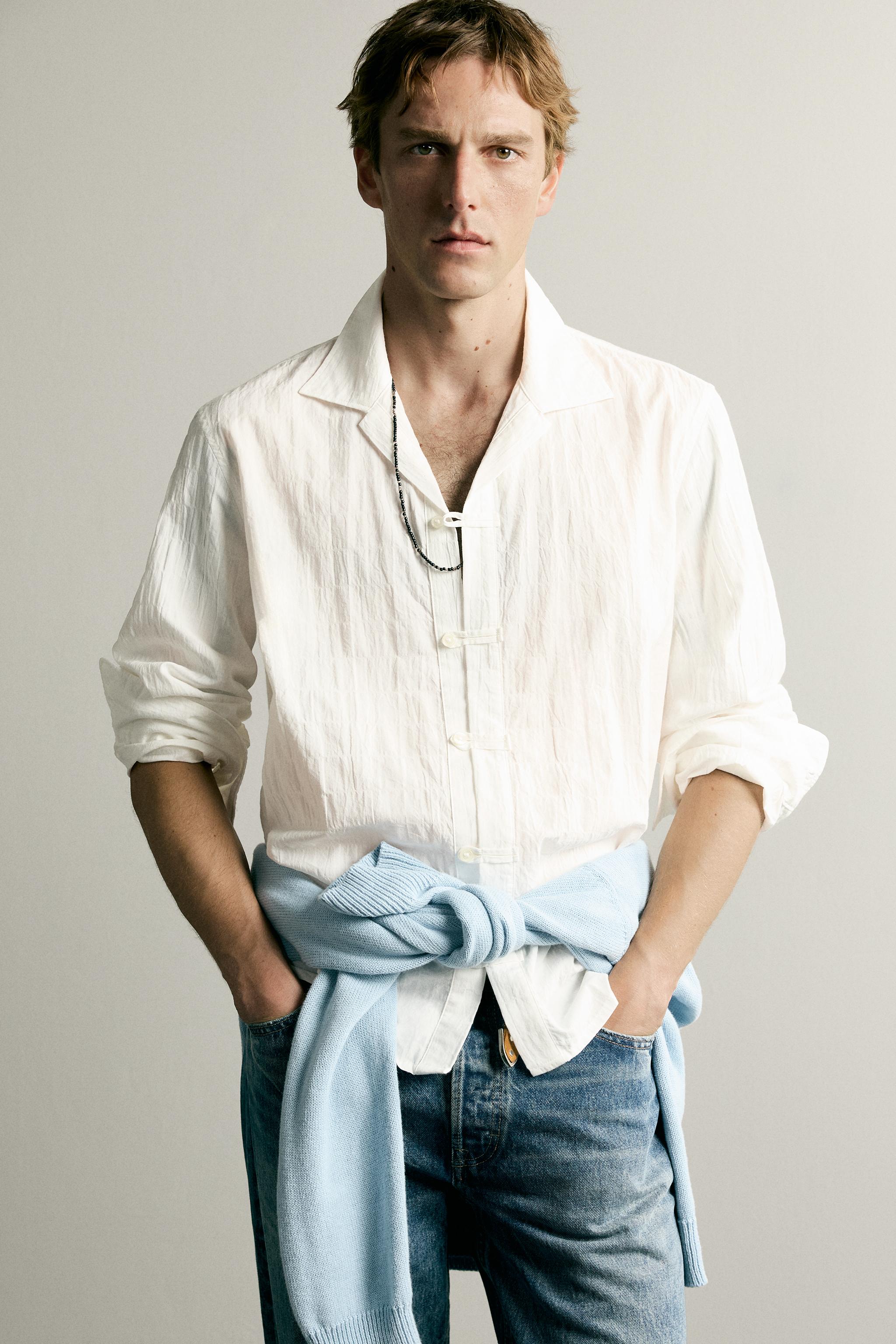 CHEMISE DÉCONTRACTÉE À BRANDEBOURGS