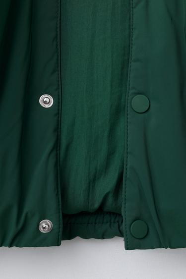 WASSERABWEISENDE BOMBERJACKE MIT ABNEHMBARER FLEECE-KAPUZE - Grün von Zara