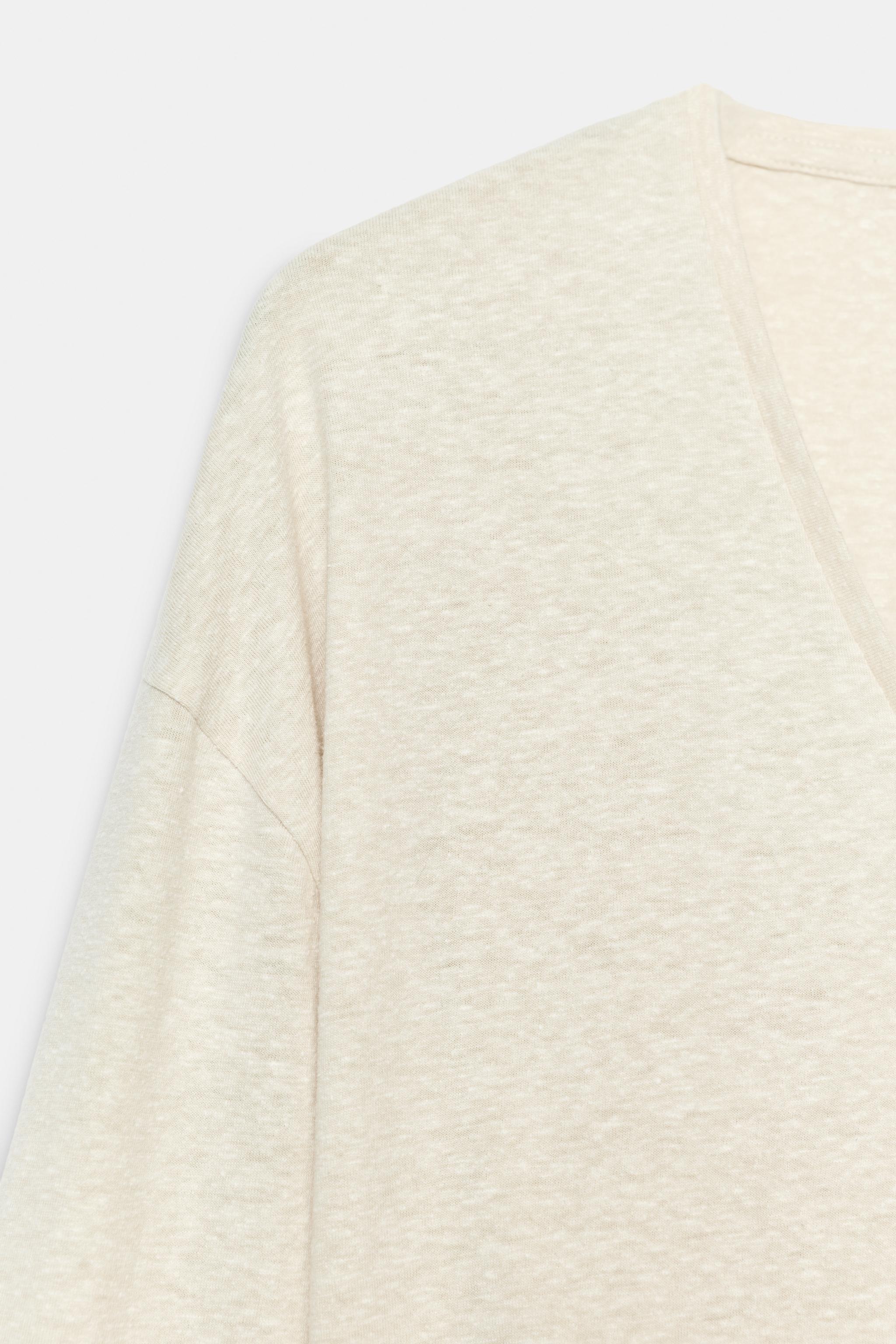 T-SHIRT COL EN V