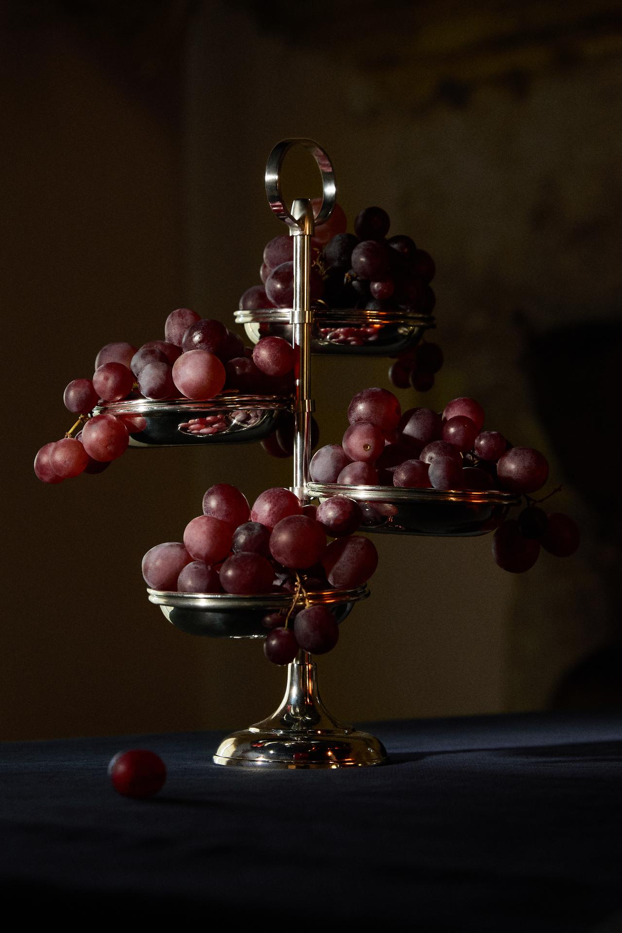 VERTICAL STEEL BOWL STAND — Steel