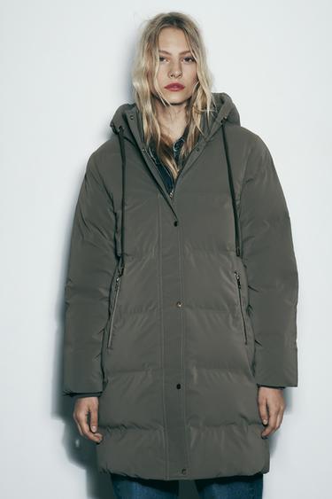 Zara agotará el abrigo acolchado e impermeable que afina la cintura y  llevarás todo el invierno
