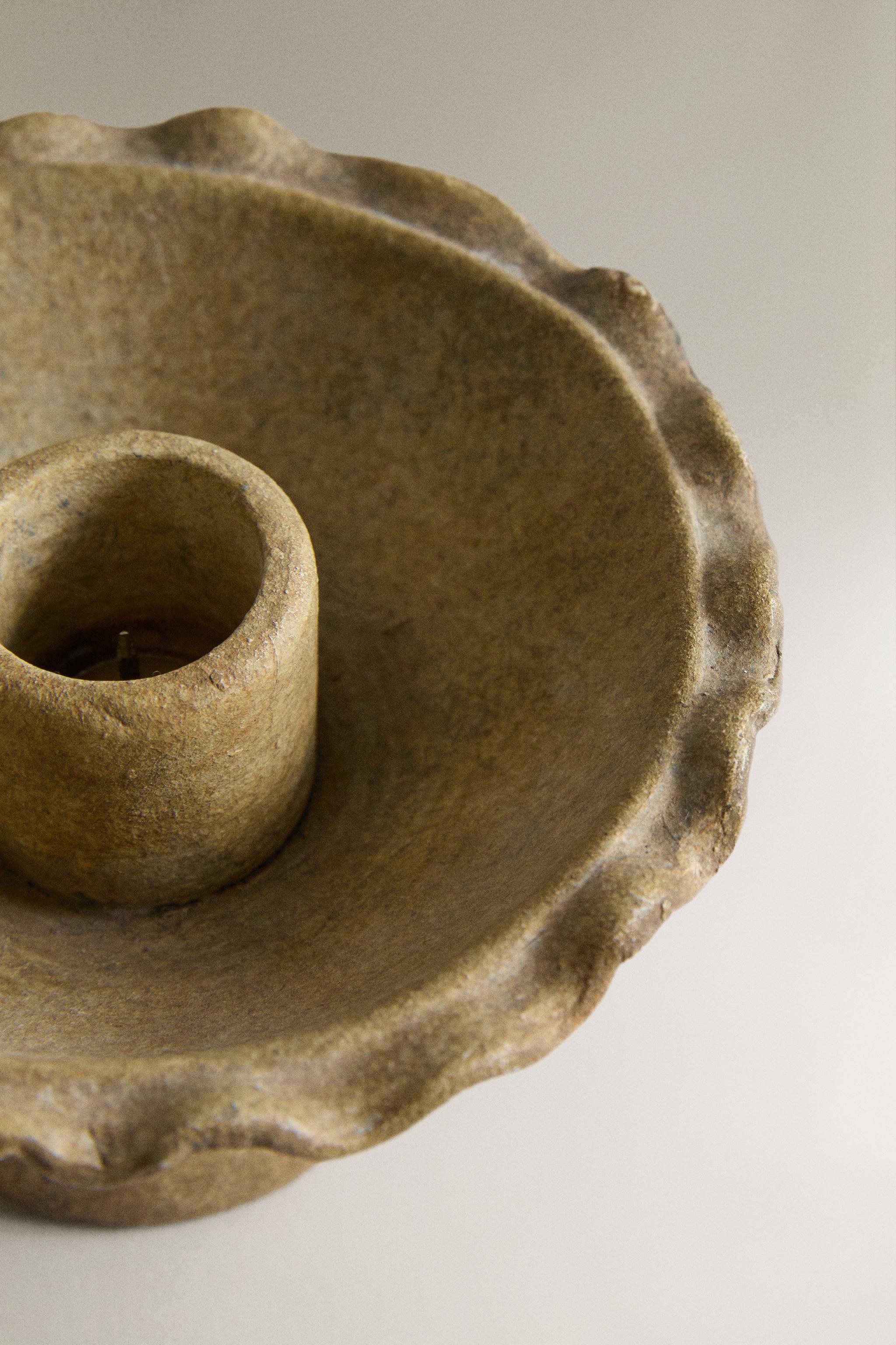 WAVY CERAMIC CANDLEHOLDER