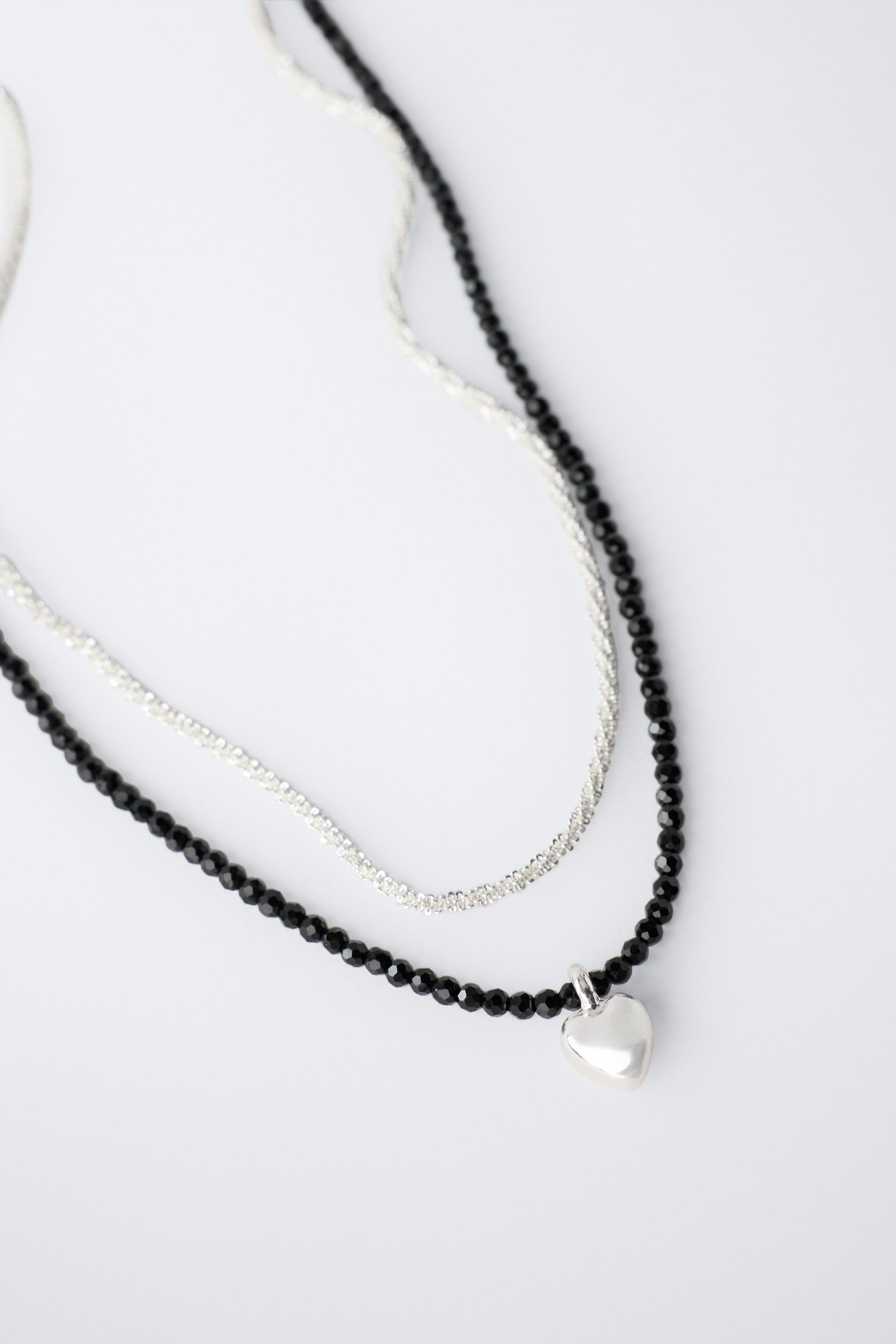 LOT DE DEUX COLLIERS CŒUR