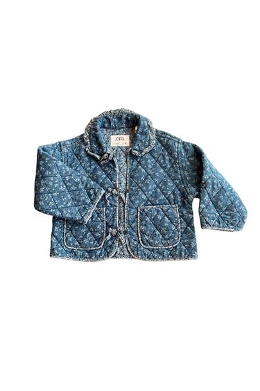 CHAQUETA AZUL ESTAMPADO FLORES