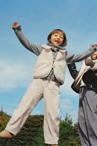 CONTRAST CORDUROY AND FAUX SHEARLING WAISTCOAT - Ecru by Zara