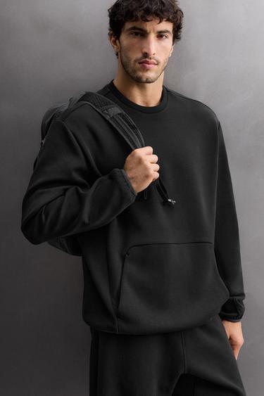TECHNICAL CREW NECK SWEATSHIRT - Black by Zara