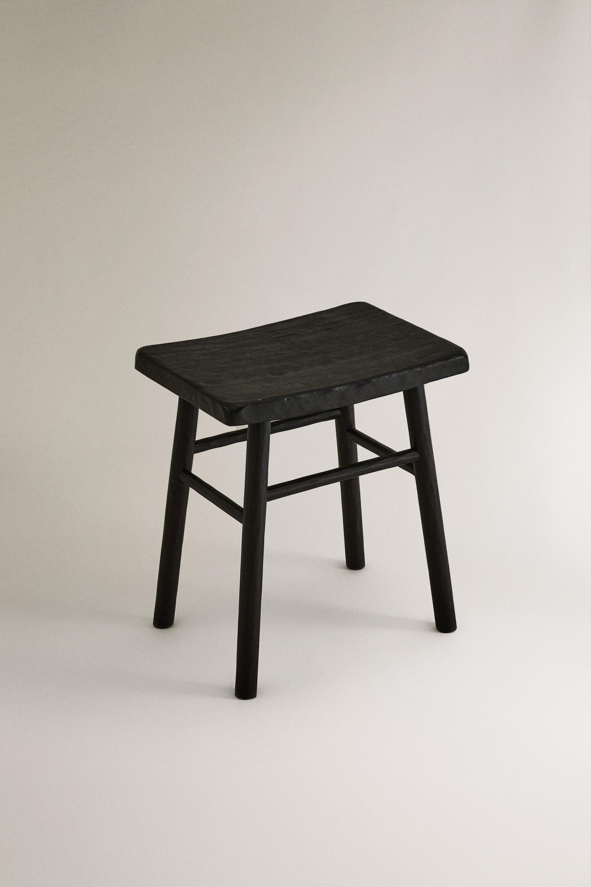 HAMMERED STOOL