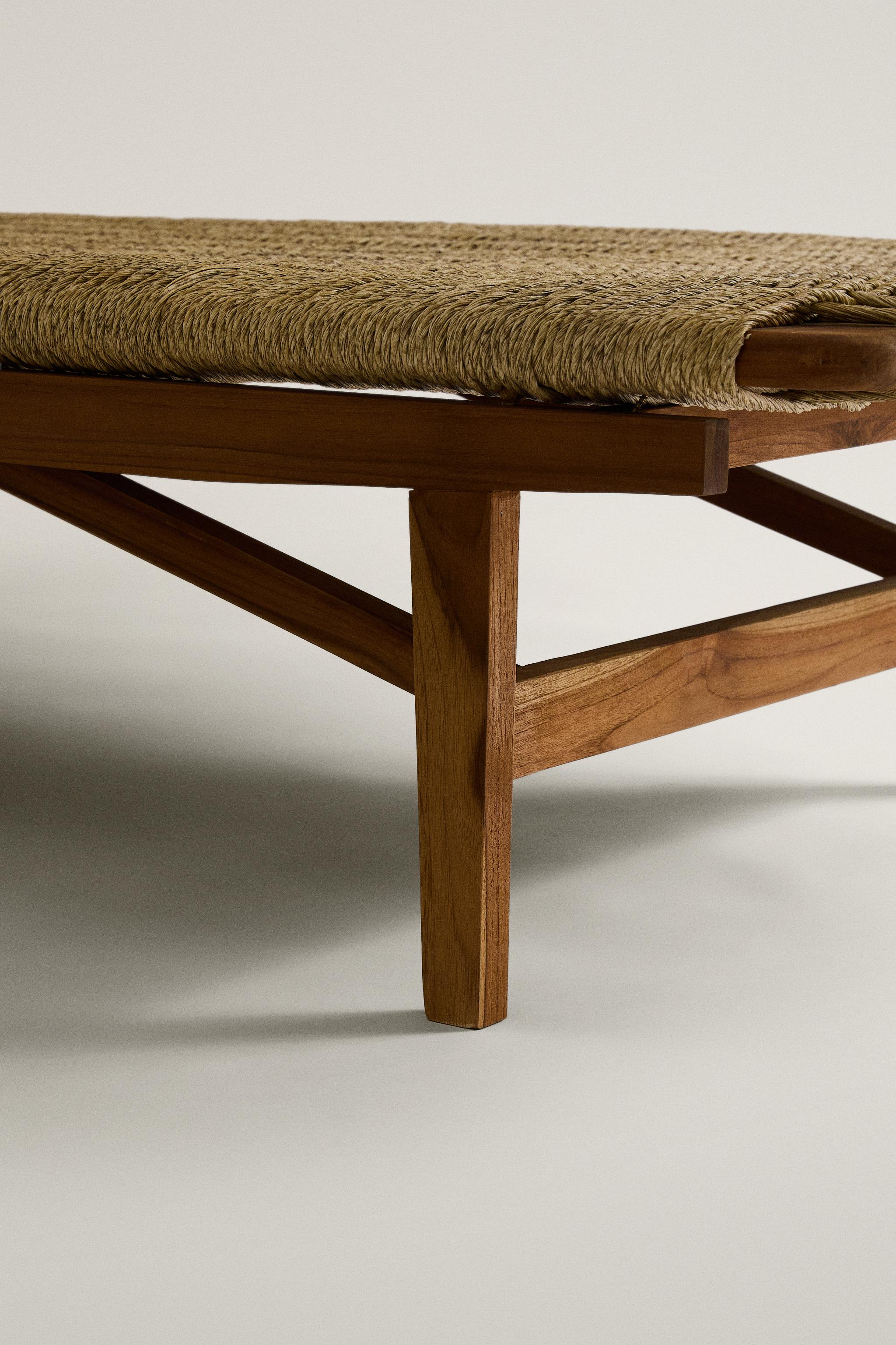 OUTDOOR TEAK LOUNGER