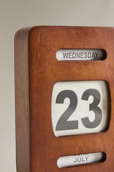 MANUAL TABLE CALENDAR - Brown by Zara - Image 2