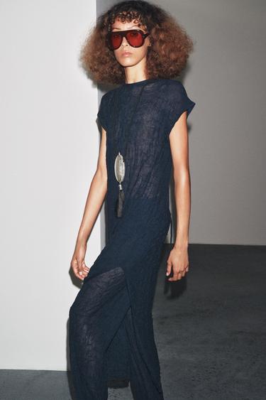 PANTALON EN MAILLE FINE À EFFET FROISSÉ - Bleu marine de Zara - Image 2