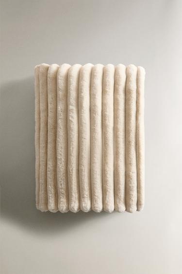 COUVERTURE POLAIRE TEXTURÉE - Beige de Zara - Image 3