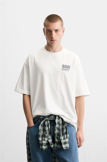 CAMISETA ESTAMPADO TEXTOS - Blanco roto de Zara