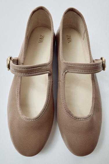 Zara LEATHER BUCKLED BALLET FLATS - Taupe Gray