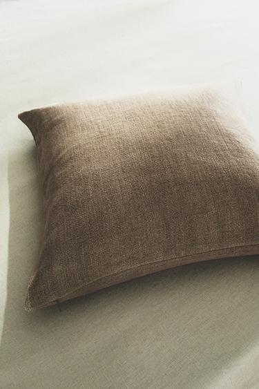 FUNDA COJÍN COLCHA LINO LAVADO LISA - Beige claro de Zara