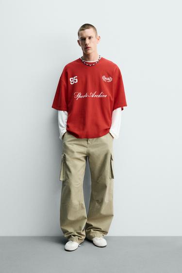 CAMISETA ESTRUCTURA BORDADOS COMBINADOS - Rojo de Zara - Imagen 0