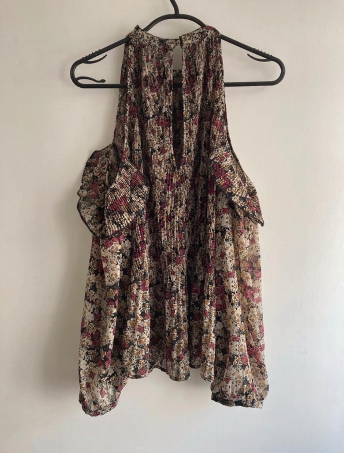 FLORAL CUT OUT BLOUSE - Image 4