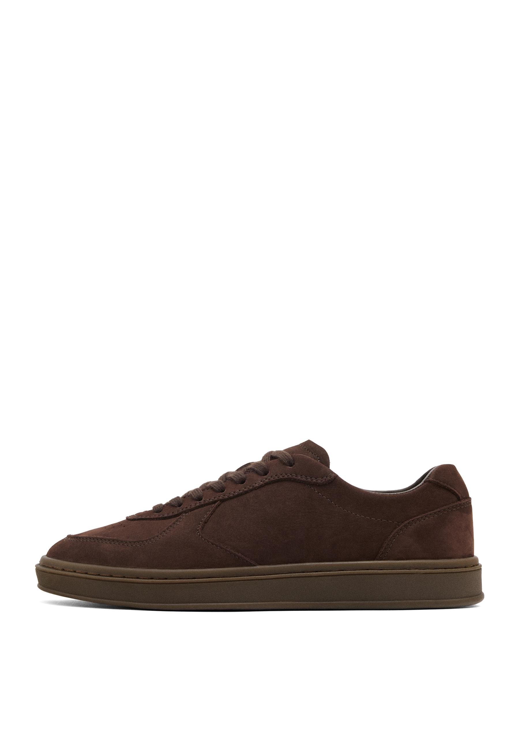 Nubuck trainers with contrast sole — Burgundy Red