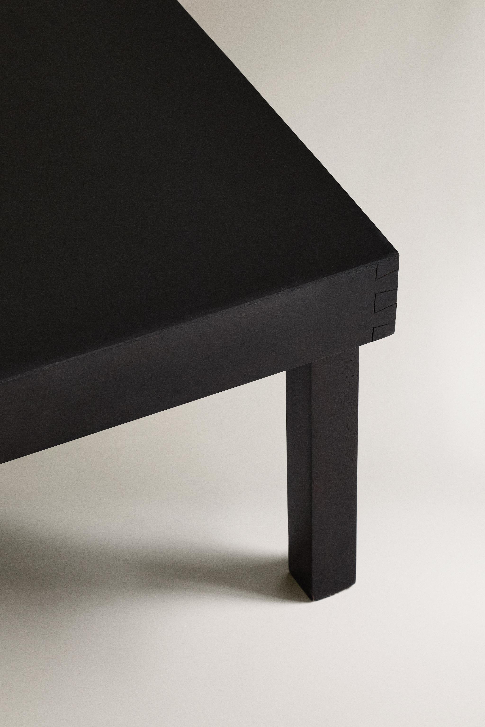 WOOD AND LEATHER COFFEE TABLE