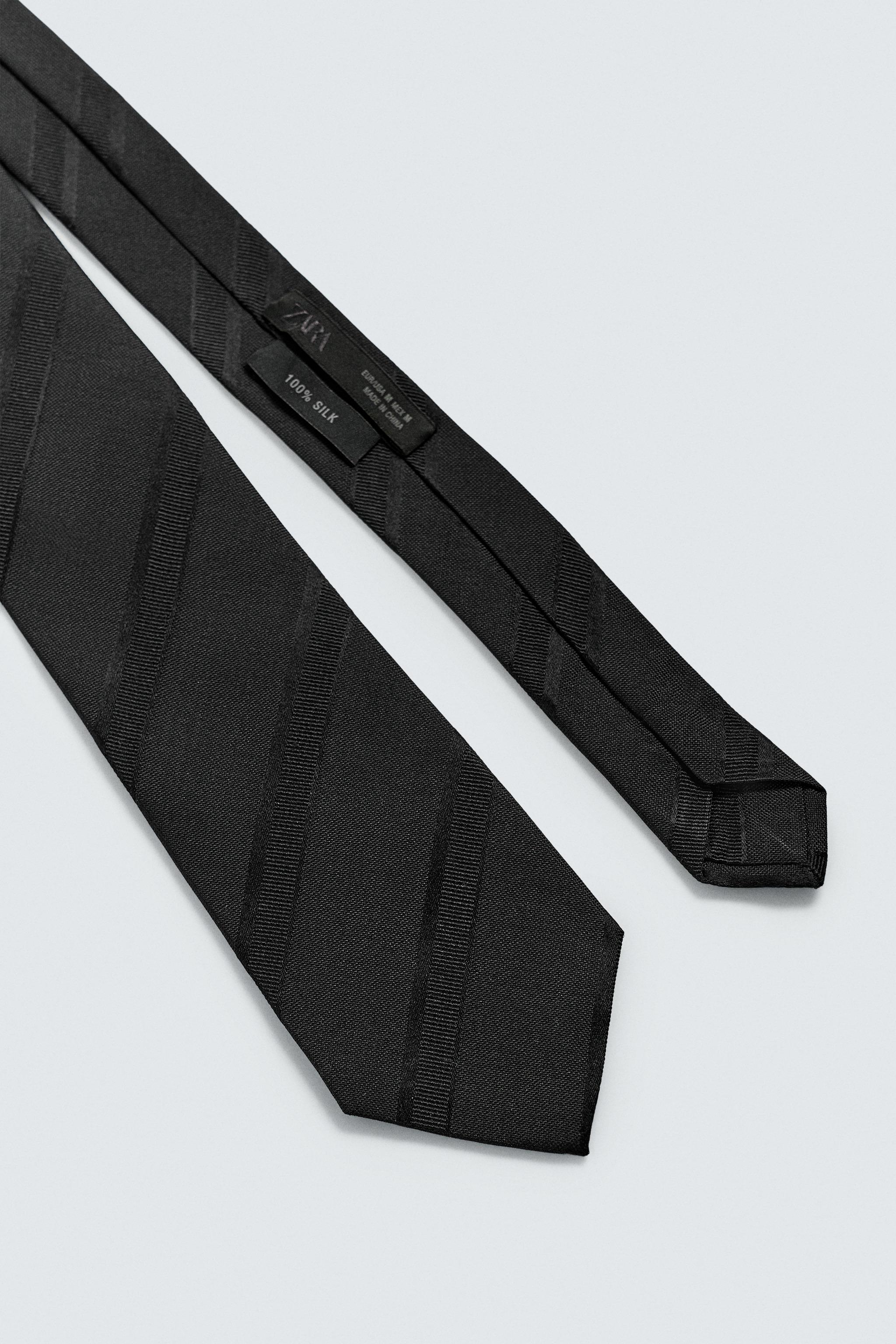 CRAVATE 100 % SOIE À RAYURES