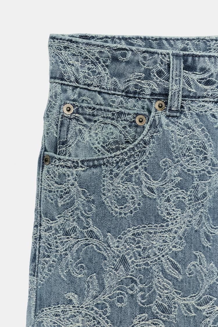 JEANS DE COLECCIÓN ZW DE CINTURA ALTA Y PIERNA ACAMPANADA CON JACQUARD 6
