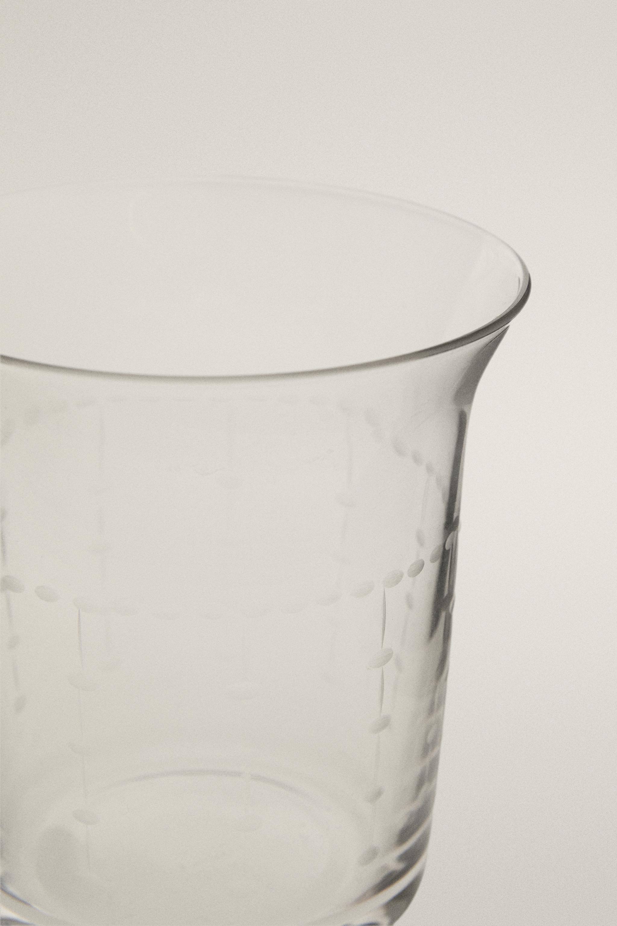 GEOMETRICALLY ENGRAVED GLASS TUMBLER