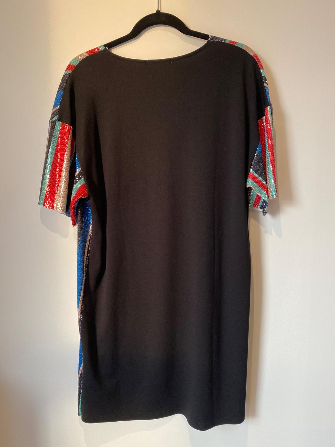 SEQUINS T-SHIRT BLACK DRESS WITH STRIPES SIZE M - Image 4