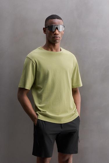 T-SHIRT À IMPRIMÉ GRAPHIQUE - Vert de Zara - Image 1