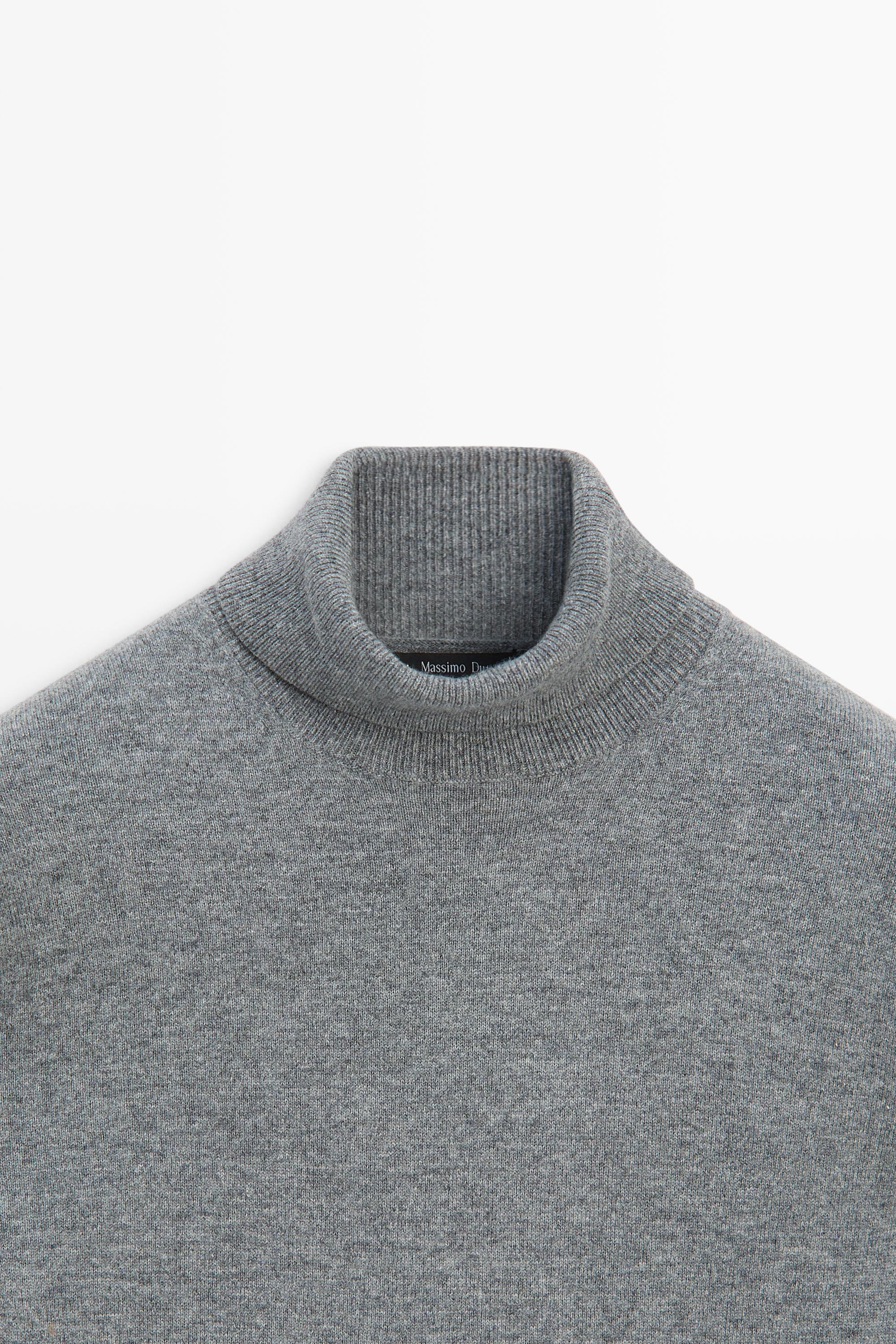 100% wool knit turtleneck sweater