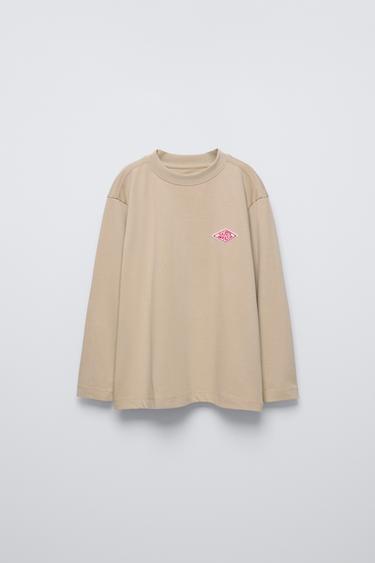 CAMISETA PARCHE - Tostado de Zara